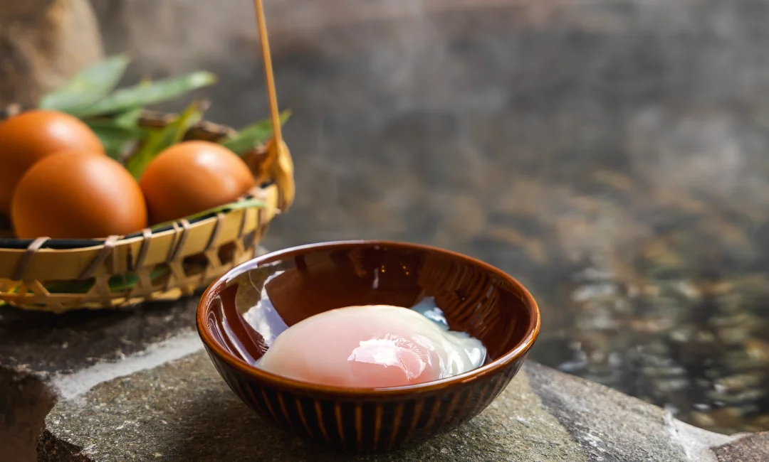 八汐荘名物 温泉たまご作り